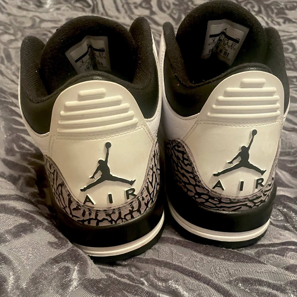 Men Jordan 3s size 9 no box PRICE FIRM